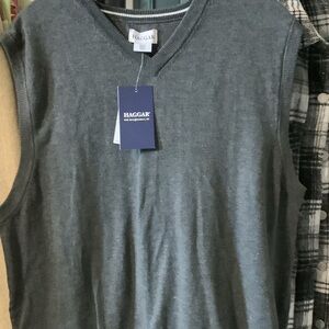 Haggar Gray‎ Sleeveless Knit sweater vest, new, Medium